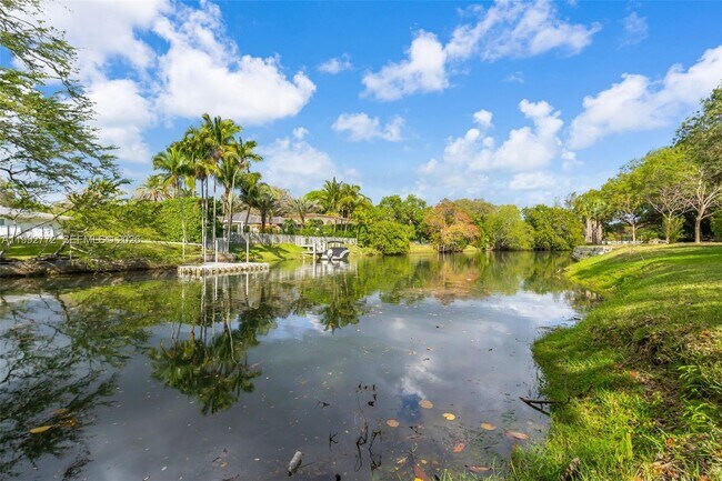 Building Photo - 1550 Taragona Dr