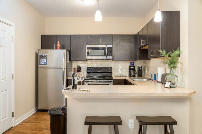 Building Photo - 5799 Fenimore Trail Dr W