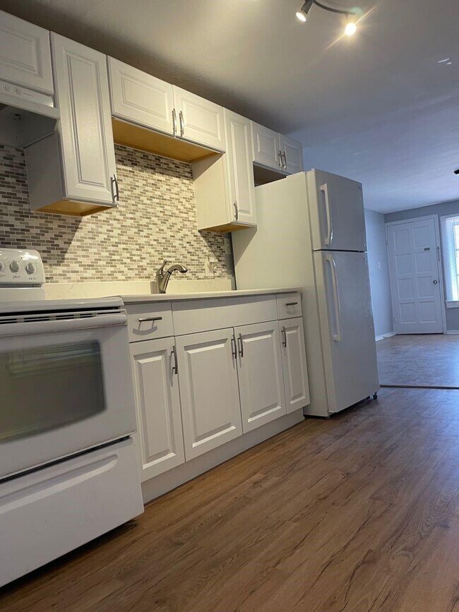 Foto del edificio - 645 NE 38th St