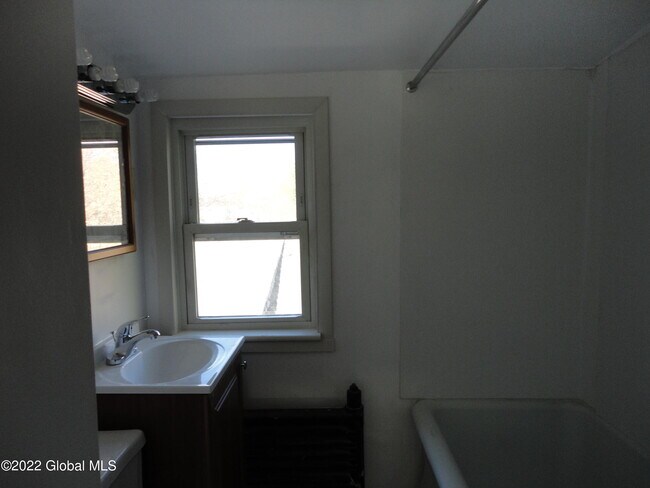 Building Photo - 44 Quincy St