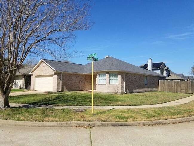 Building Photo - 19330 Larissa Dr