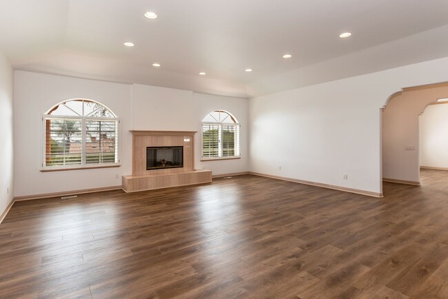 Building Photo - Spacious Single-level Spanish Ranch Home i...