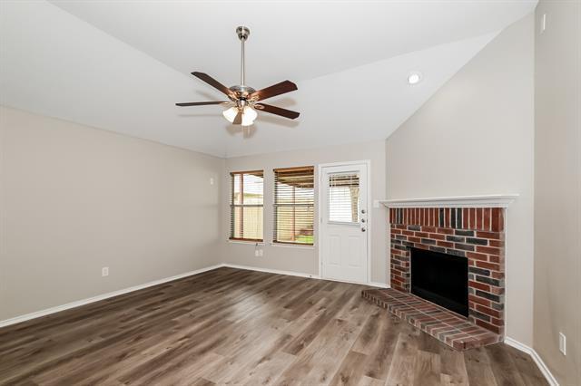 Building Photo - 1919 Pin Oak Ln
