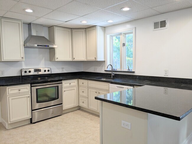 Building Photo - 5349 Beeler St