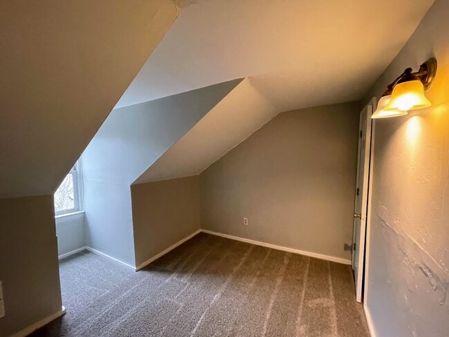 Building Photo - 3/1 Rowhouse Available To Rent in Upper Lawrenceville - Available April!!