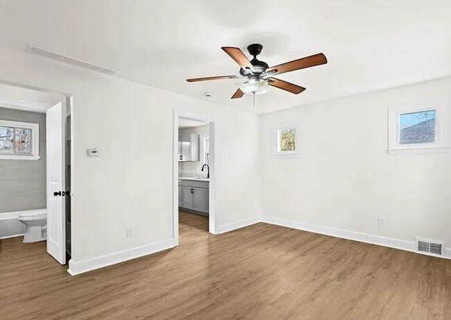 Foto del edificio - 24266 Eureka Ave