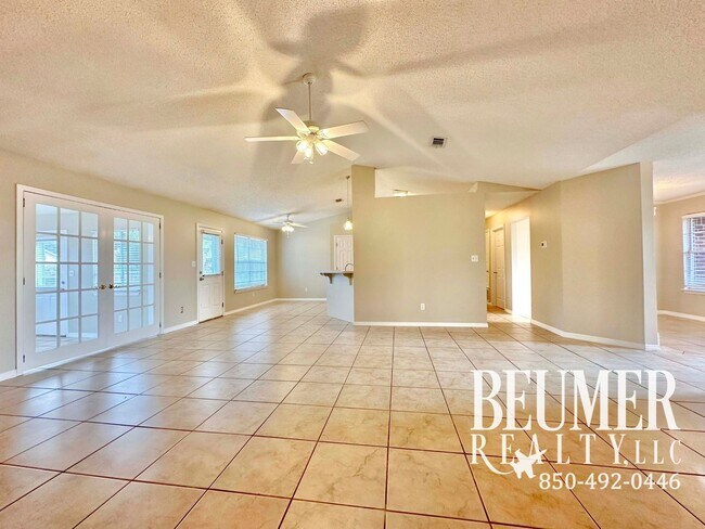 Foto del edificio - Beautiful 3Bed/2Bath Home Close to Corry Station