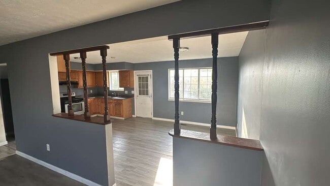 Building Photo - 4599 N Dixie Dr