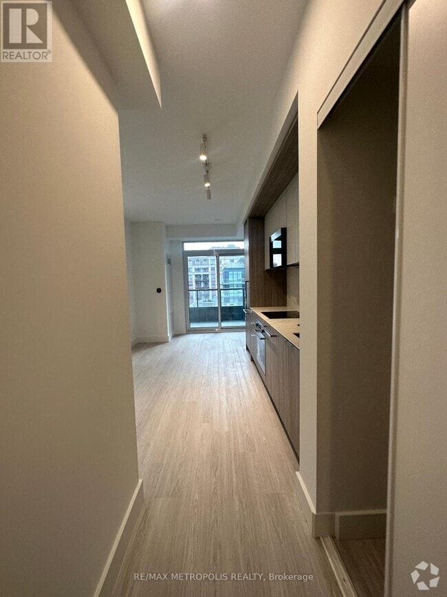 Building Photo - 625-625 Sheppard Ave W