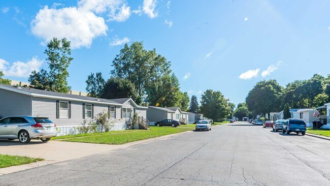 Building Photob - Grand Mobile Estates