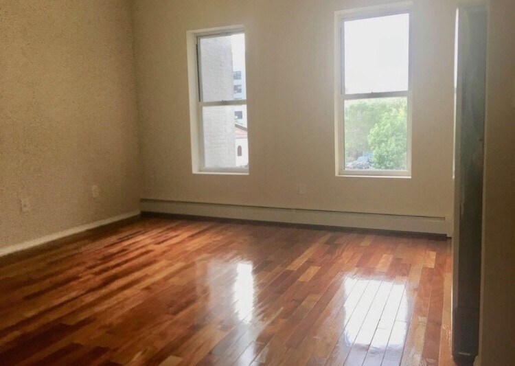 Foto principal - 829 E 167th St