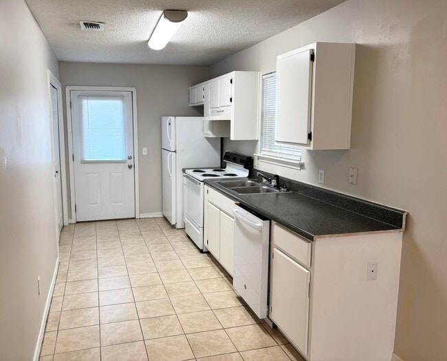 Building Photo - 6903 Sea Turtle Cir