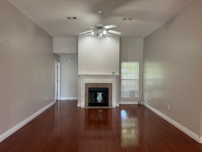 Foto del edificio - 4 BED / 2 BATH CENTRALLY LOCATED IN FORT WALTON BEACH