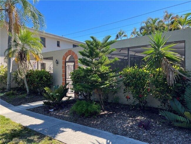 Building Photo - 136 Cape Coral Pkwy W
