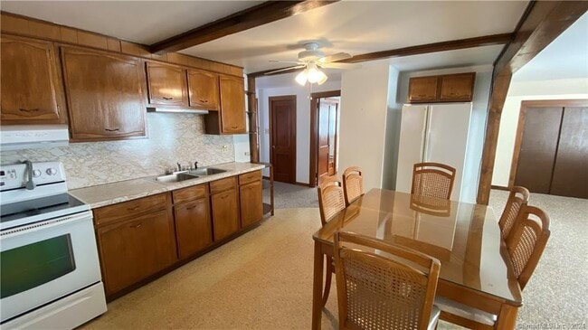 Building Photo - 112 S St Ext