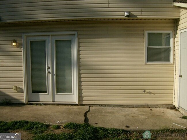 Foto del edificio - 904 Holden Ln