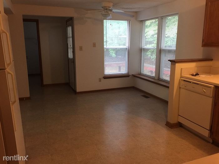 Building Photo - 3 br, 2.5 bath House - 111 Hilary Pl