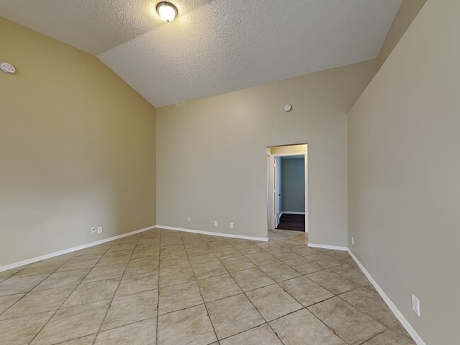 Building Photo - 2705 Fairway Cove Ct