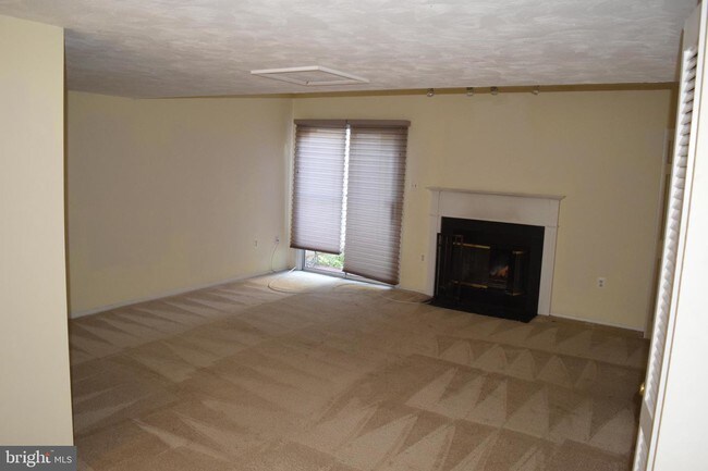 Foto del edificio - 7653 Blueberry Hill Ln