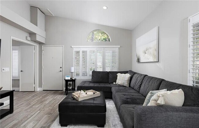 Foto del edificio - 23412 Pacific Park Dr