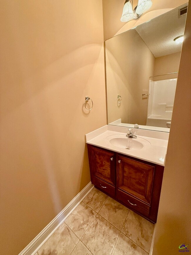 Building Photo - 206 Merlot Dr
