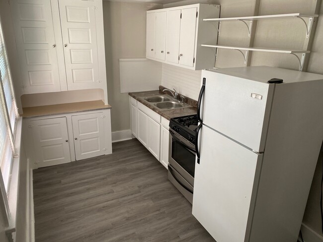 Kitchen - 1002 18th Ave