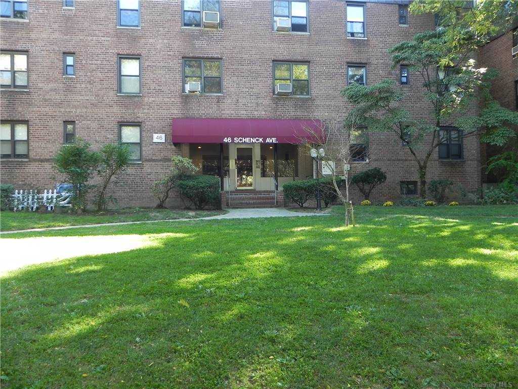 Primary Photo - 46 Schenck Ave