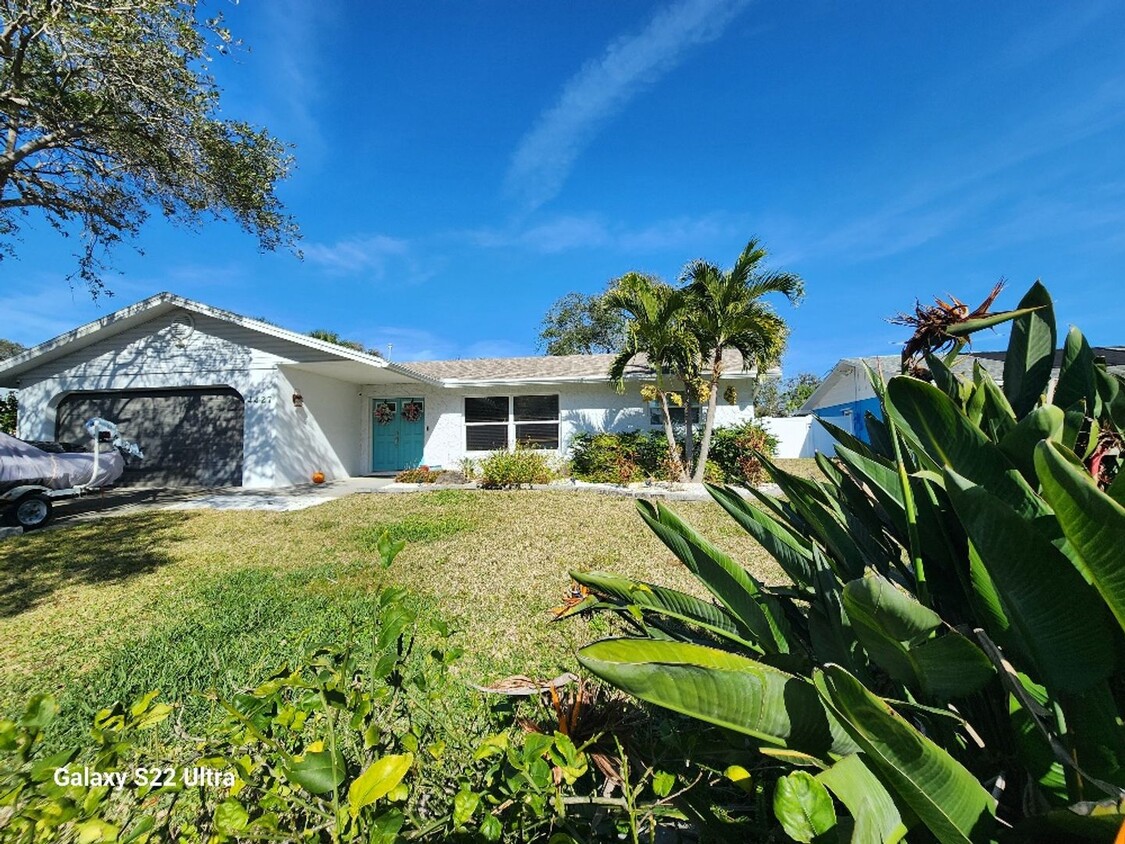 Primary Photo - Beautiful Beachside Pool Home