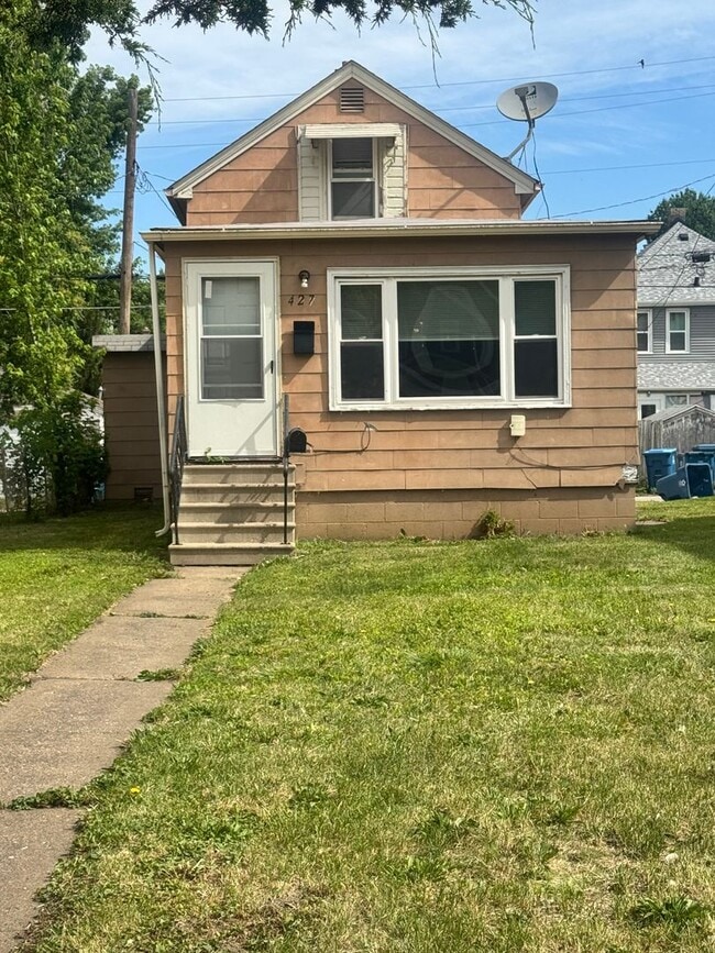 Building Photo - 427 17th Ave