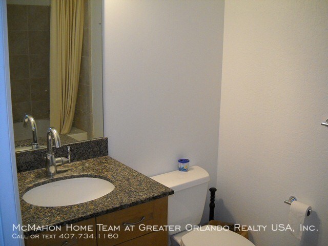 Building Photo - 150 Robinson St.#701 - The Vue.