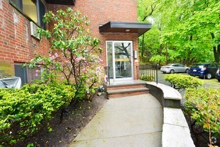 Building Photo - 171 South St