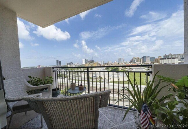 Foto del edificio - 616 Clearwater Park Rd