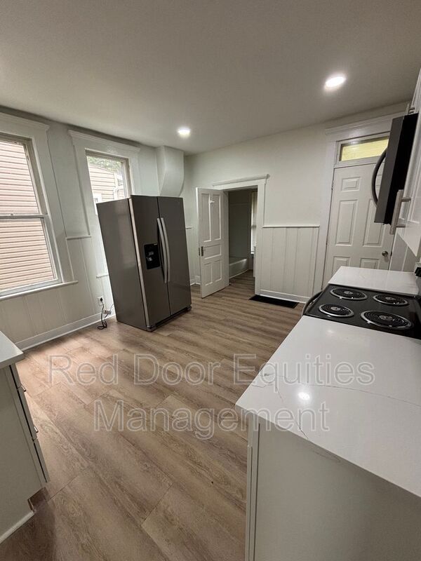 Foto del edificio - 1207 N Columbus St