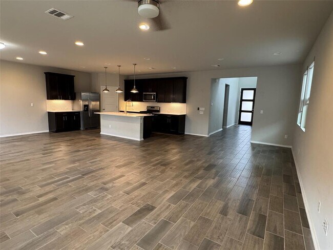 Foto del edificio - 13505 Feldspar Dr