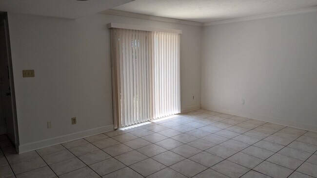 Foto del edificio - 503 Westwood Dr