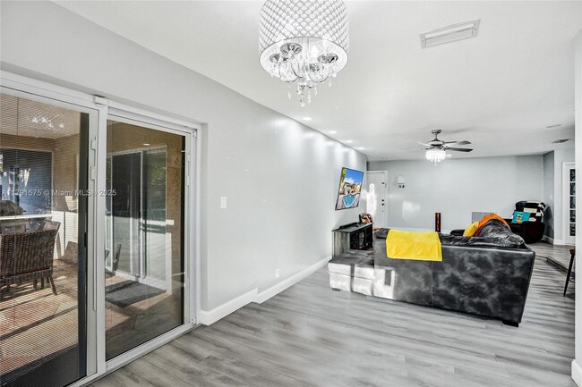 Building Photo - 4112 NW 78th Ln