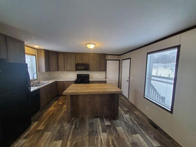 Foto del edificio - 45 Sparrow Hill Dr