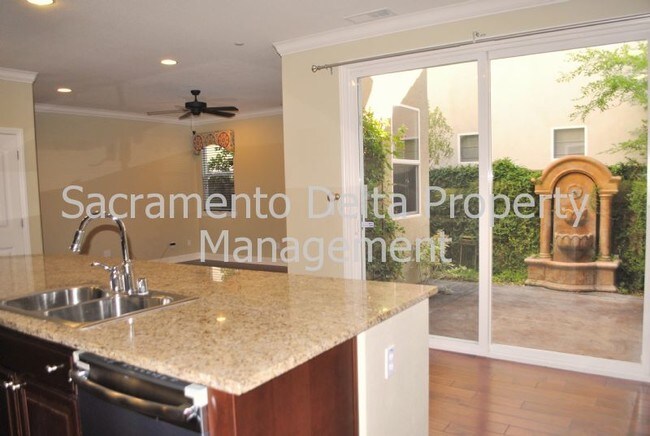 Building Photo - Beautiful West Roseville Home with Solar!