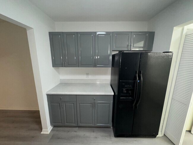Foto del edificio - 4120 Maine St