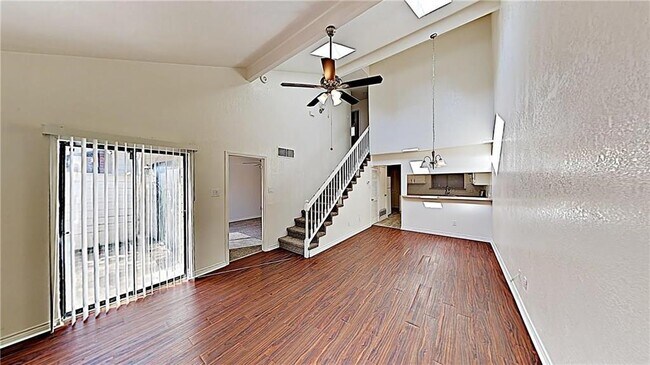 Building Photo - 2411 Overland Ln