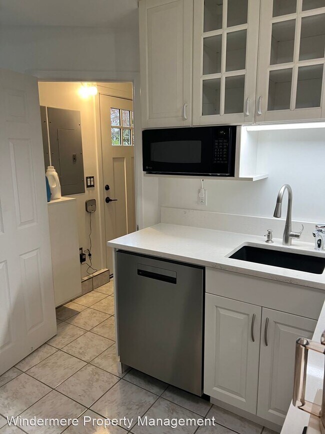 Foto del edificio - 1 br, 1 bath House - 14444 SUNRISE DRIVE NE
