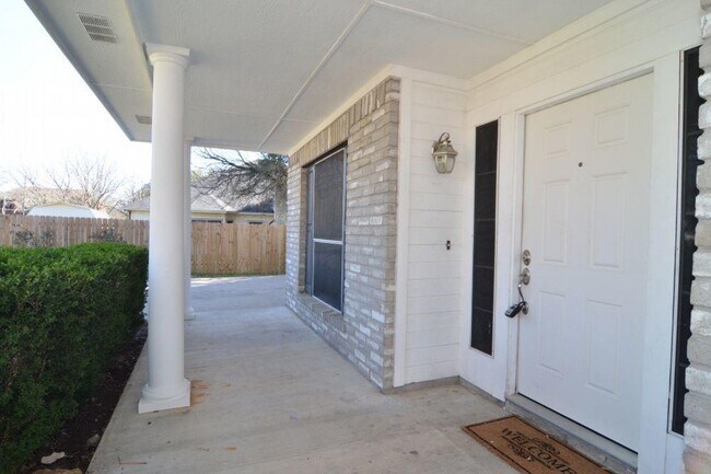 Foto del edificio - 9405 Lightwood Loop
