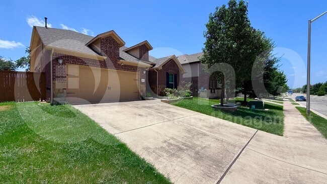 Building Photo - 4400 Trinity Woods St