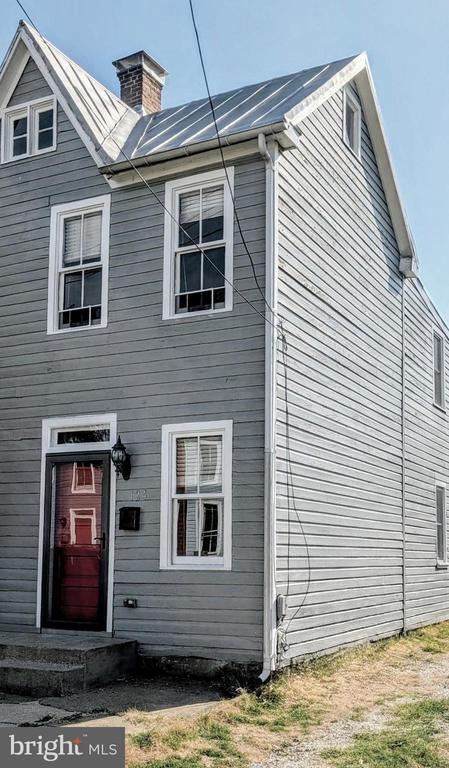 Building Photo - 124 Water St