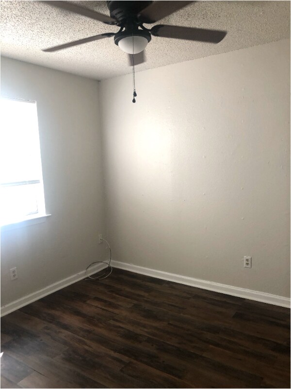 306 N Gilmer St Unit 107, Killeen, TX 76541 Room for Rent in Killeen