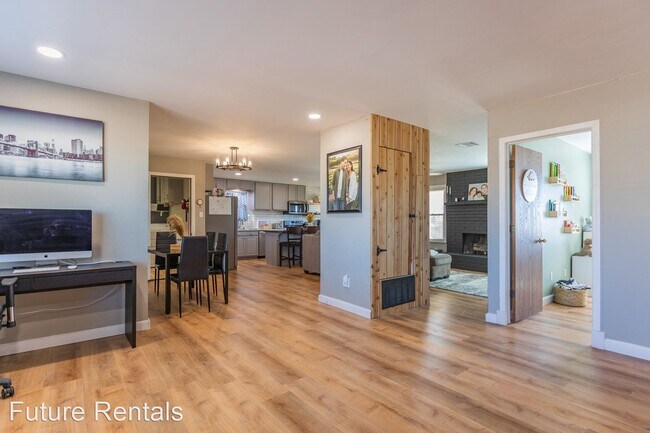 Building Photo - 3 br, 2 bath House - 3100 Shawnee Trl