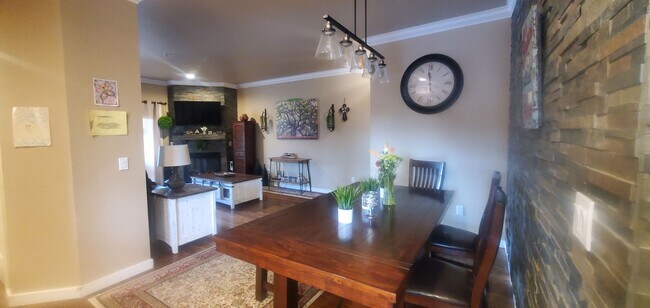 Building Photo - 6305 Locarno Dr