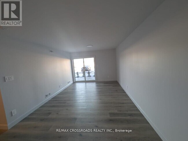 Building Photo - 20 Hillside Meadow Dr