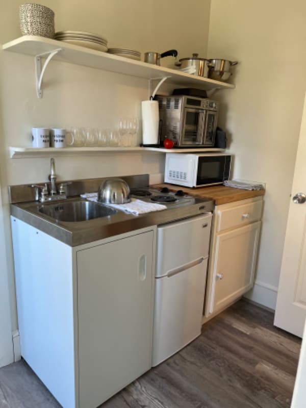 11 Chapel St, Eastport, ME 04631 Room for Rent in Eastport, ME