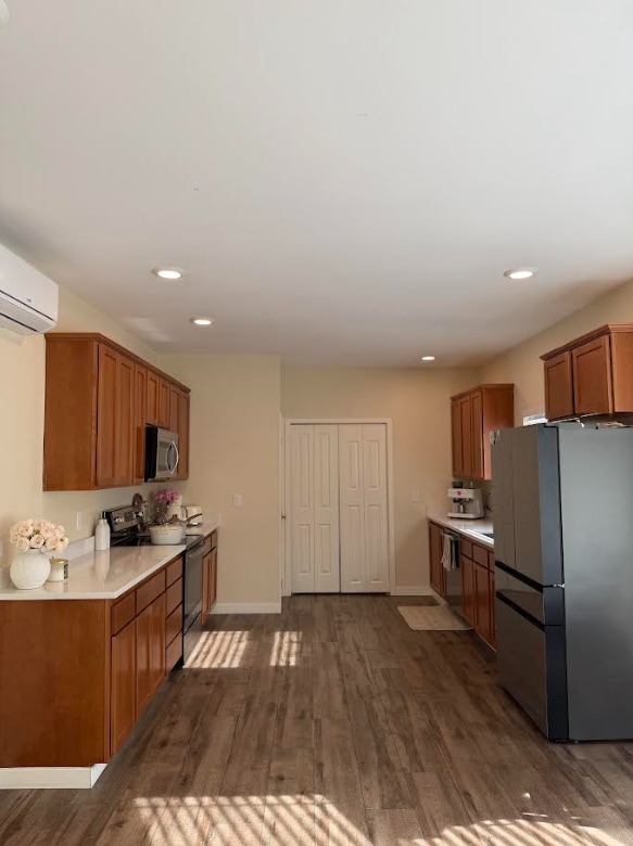 Building Photo - 5209 S Pine St